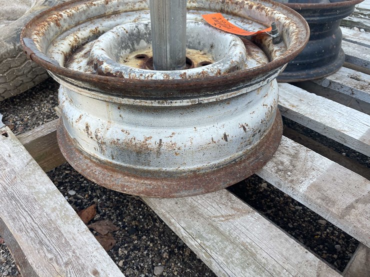 #1926-•-(2)-tire-rim-base-sign-holder-image-4