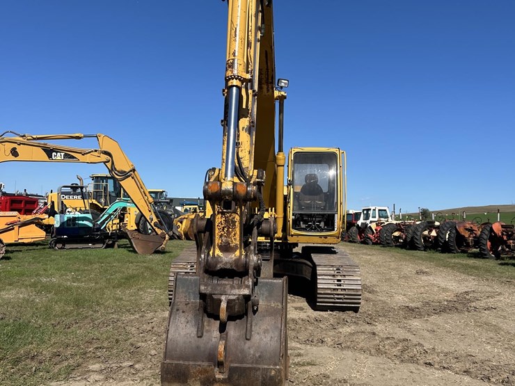 deere-200-lc-image-2