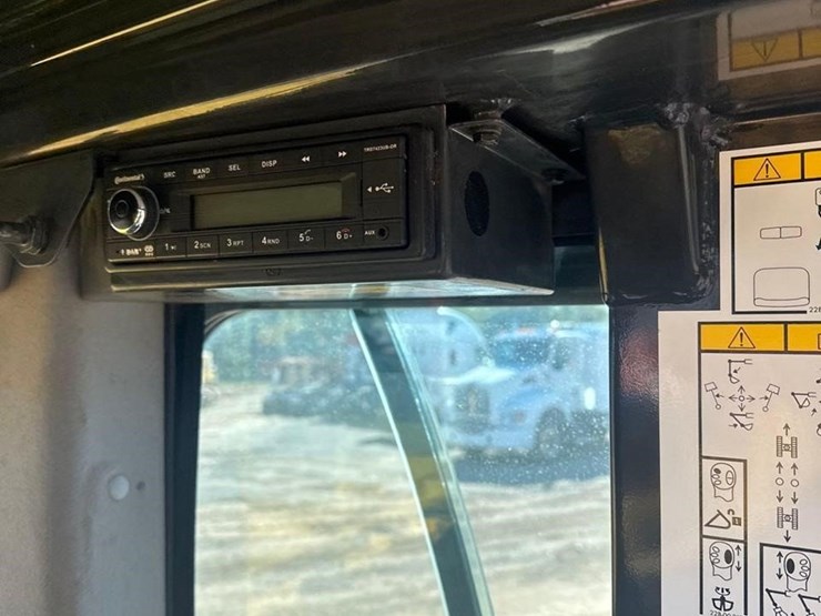 2022-komatsu-pc138us-11-image-33