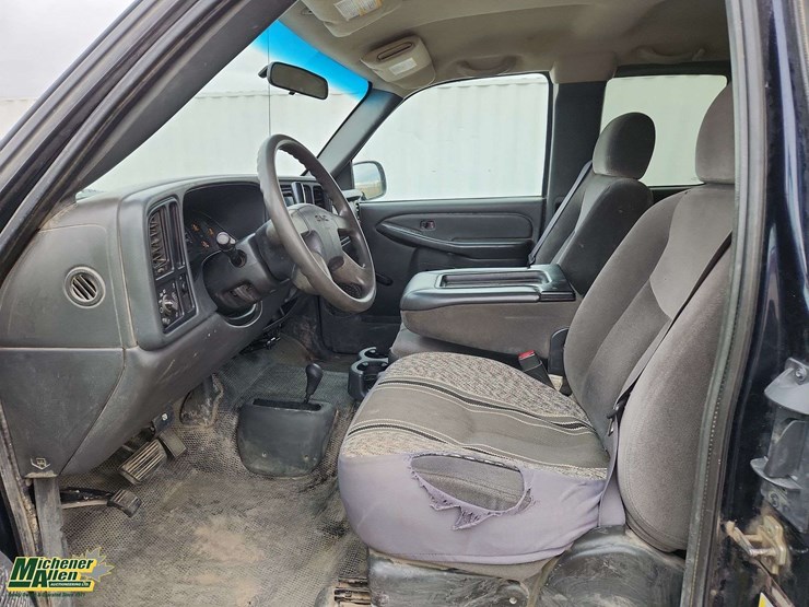 2006-gmc-sierra-2500hd-image-14