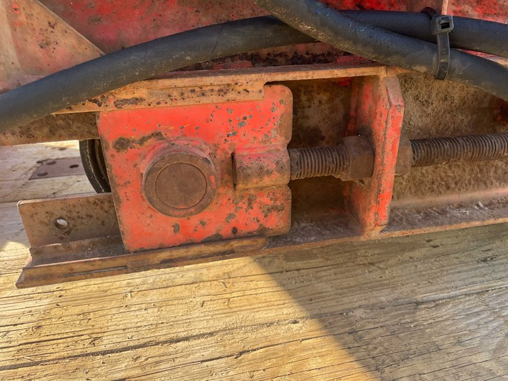 #1894-•-htc-hydraulic-truck-side-conveyor-image-12