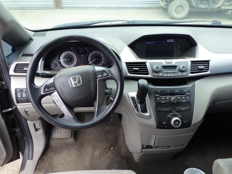 2013-honda-odyssey-image-8