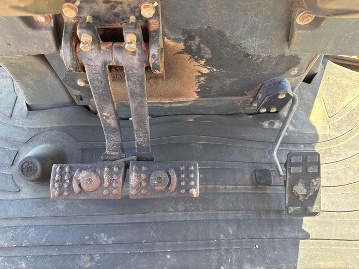 2006-deere-310sg-image-25