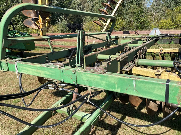 #1671-•-john-deere-23'-disc-image-9