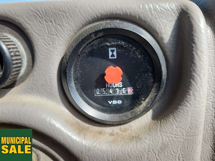 2015-volvo-l90g-image-10