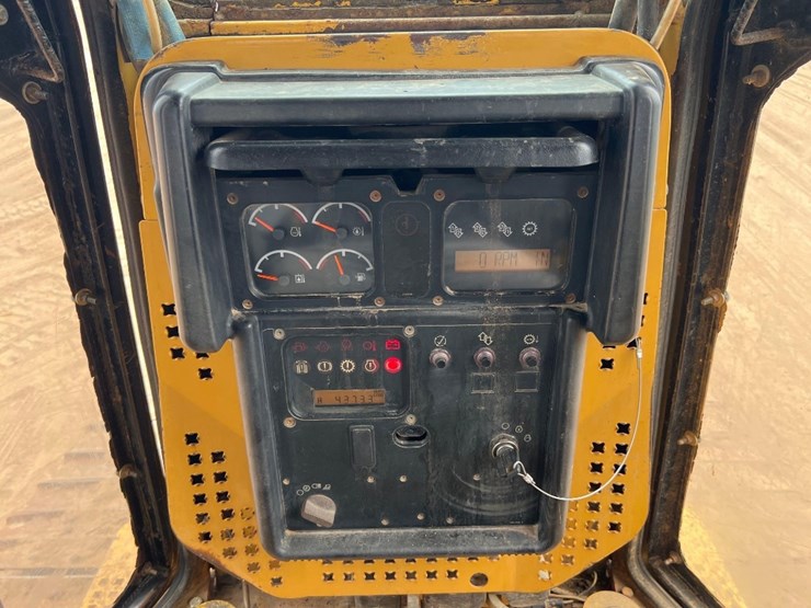 caterpillar-d5n-xl-image-40