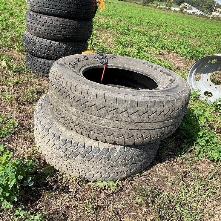#5016 • (2) Tires