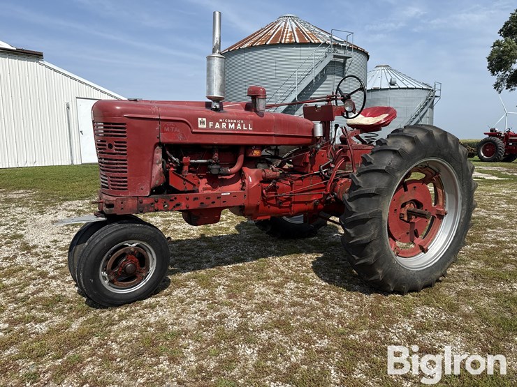 1954-farmall-super-m-ta-2wd-tractor-image-1