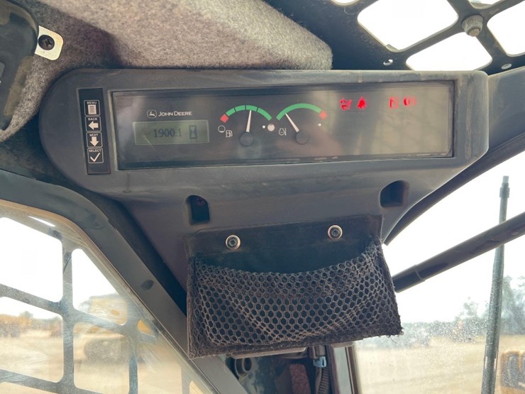deere-325g-image-33