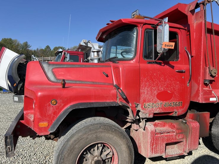 1993-mack-dm690s-image-13