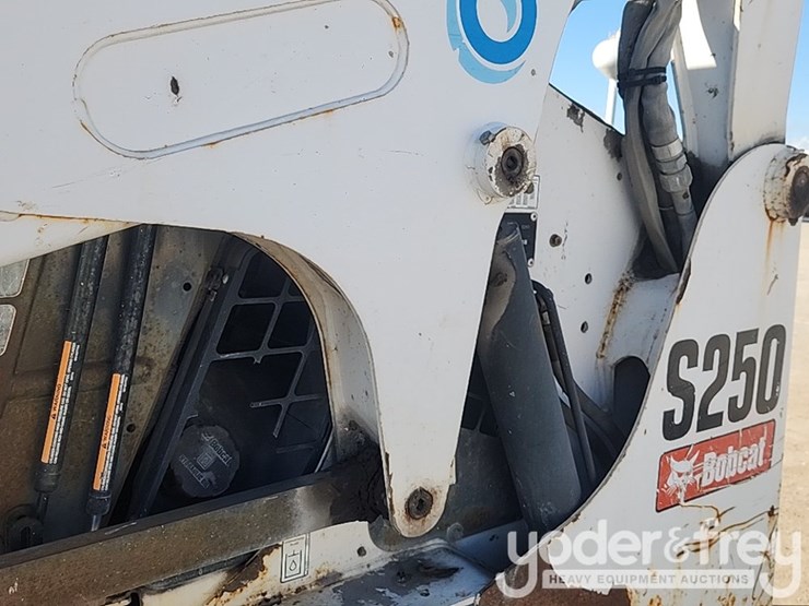 2008-bobcat-s250-image-16