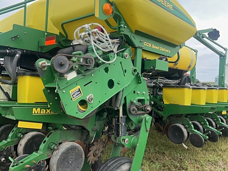 john-deere-16-image-47