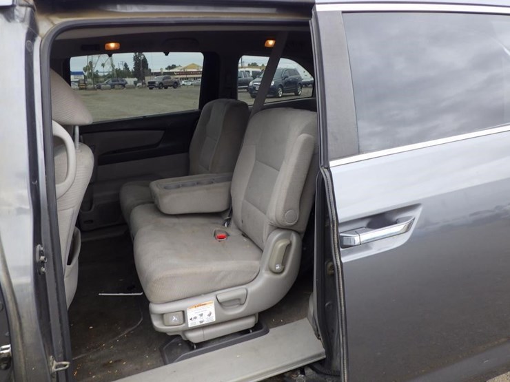 2013-honda-odyssey-image-7