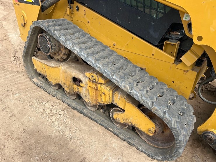2018-caterpillar-259d-image-12