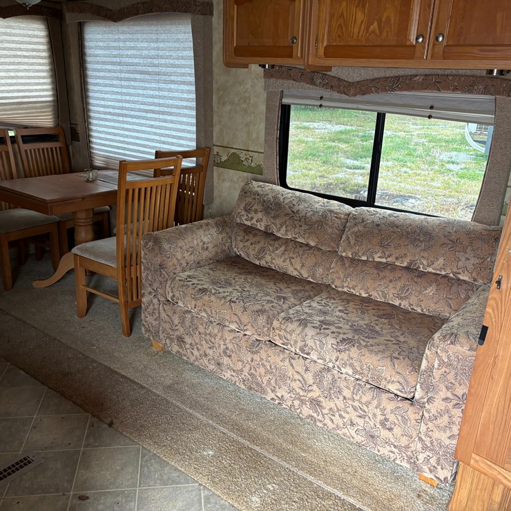 #200 • HEARTLAND BIG COUNTRY CAMPER