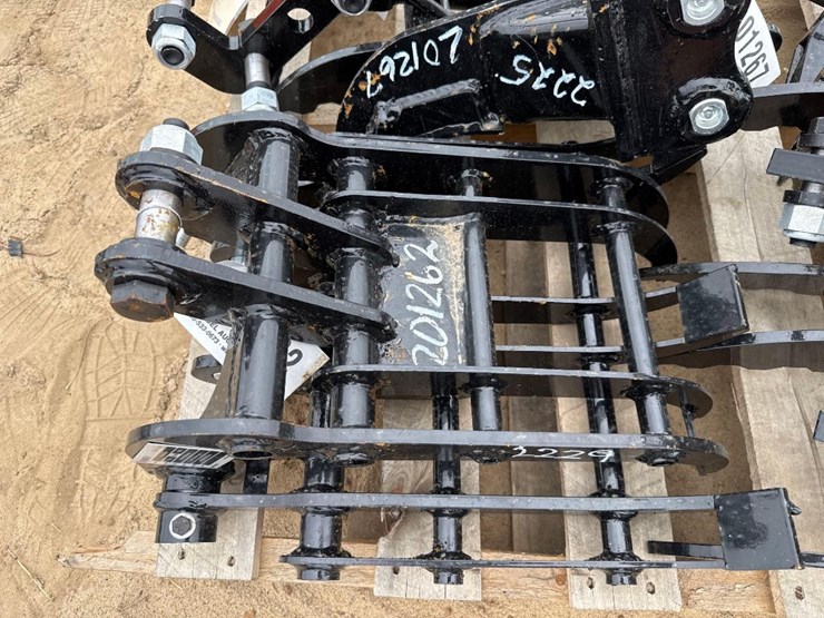unused-iranch-15"-excavator-wood-grapple-image-1