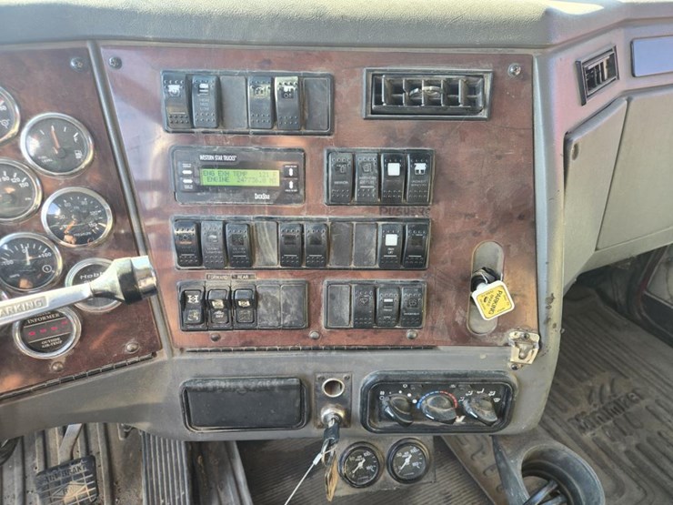 2003-caterpillar-c12-image-44