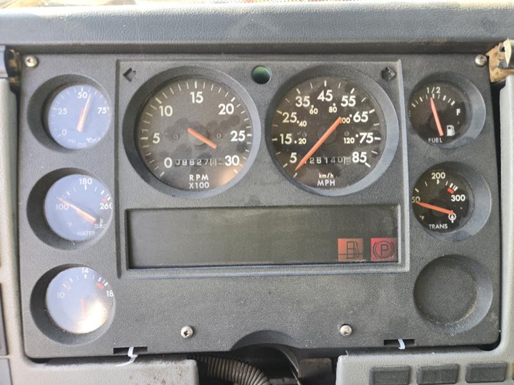 1997-freightliner-fl60-image-46