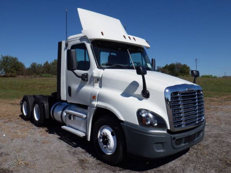 2018-freightliner-cascadia-125-image-2