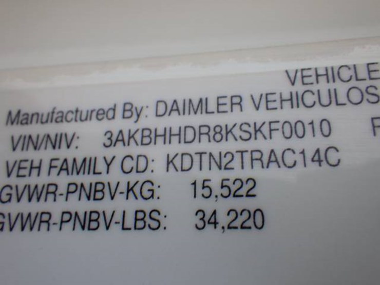 2019-freightliner-cascadia-126-image-15