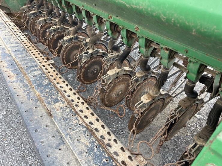 john-deere-8300-image-10