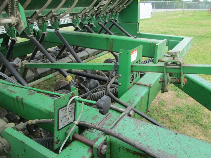 john-deere-750-image-26
