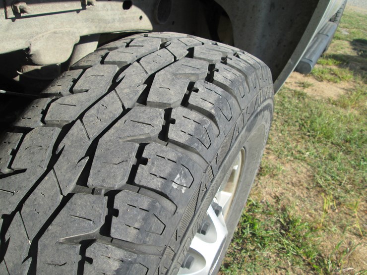 2011-gmc-2500hd-image-10