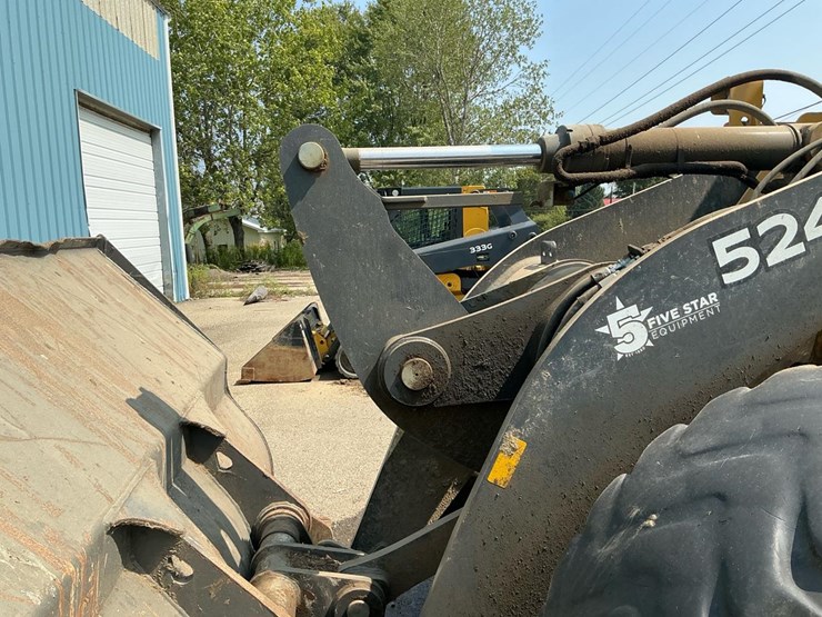 2018-deere-524k-image-32
