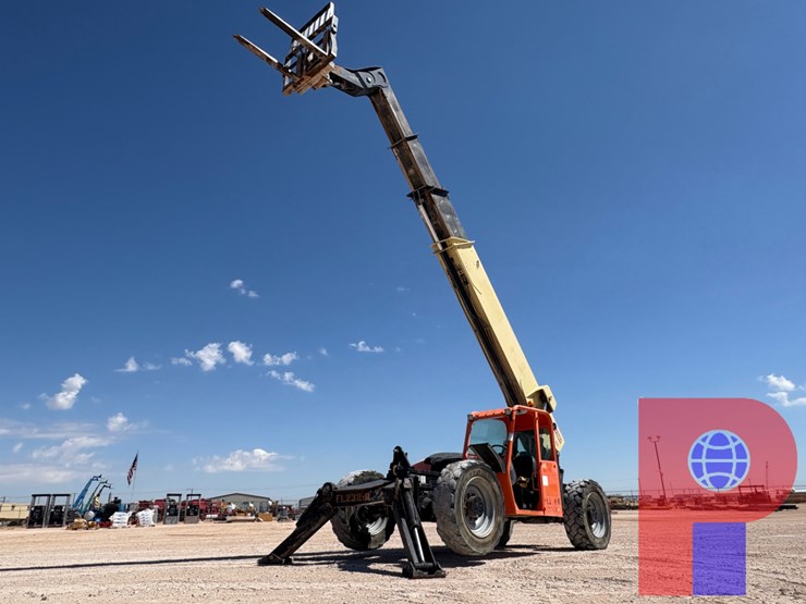 2015-jlg-g12-55a-image-1