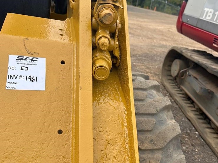 caterpillar-262d-image-9
