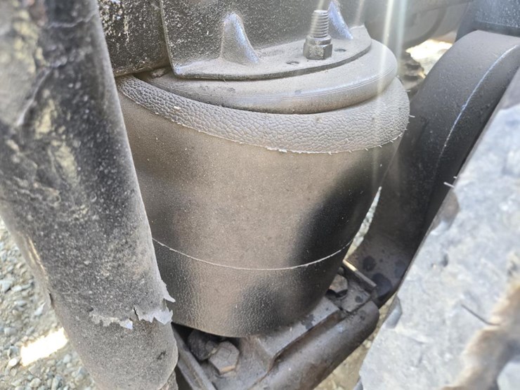 2005-mack-cl733-image-29