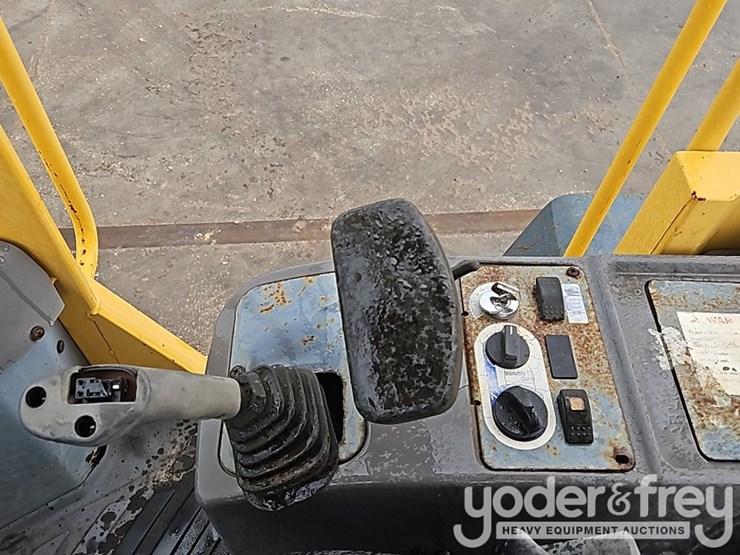 2005-komatsu-wa200-5-image-28