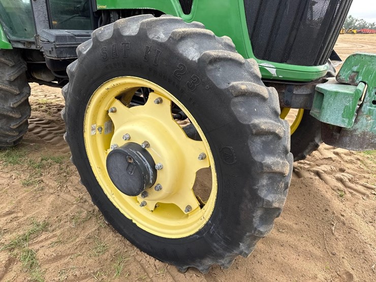 john-deere-5083e-image-11
