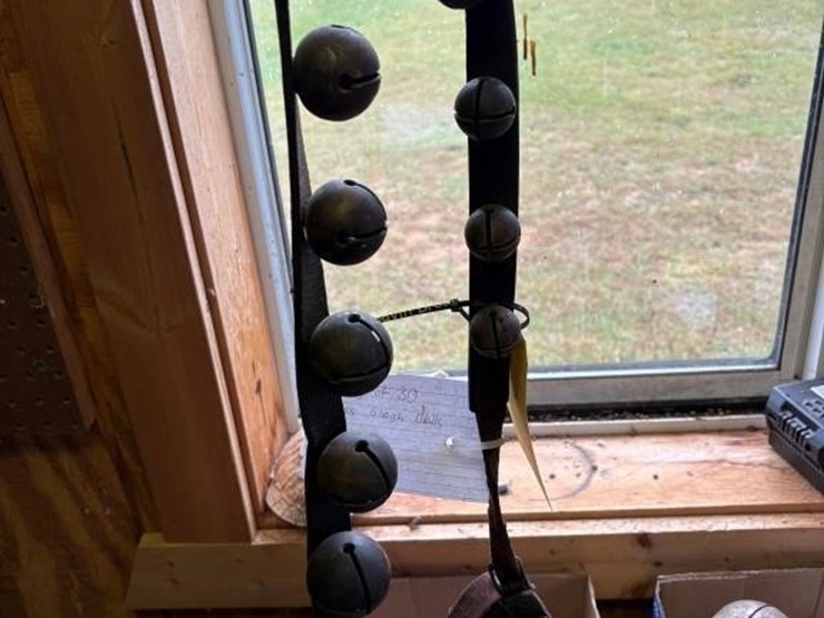 30-brass-sleigh-bells-image-2