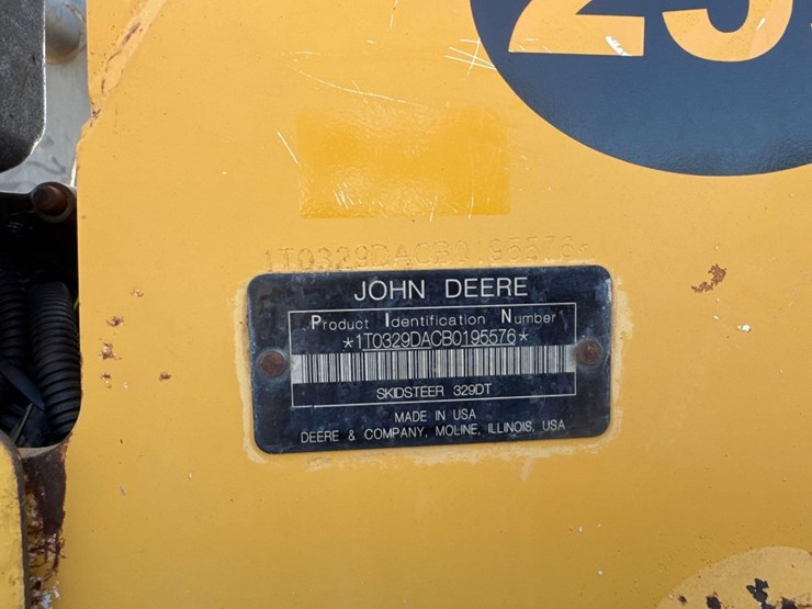 2012-john-deere-329d-image-17