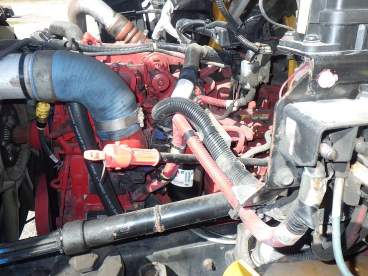 2019-international-durastar-4300-image-11