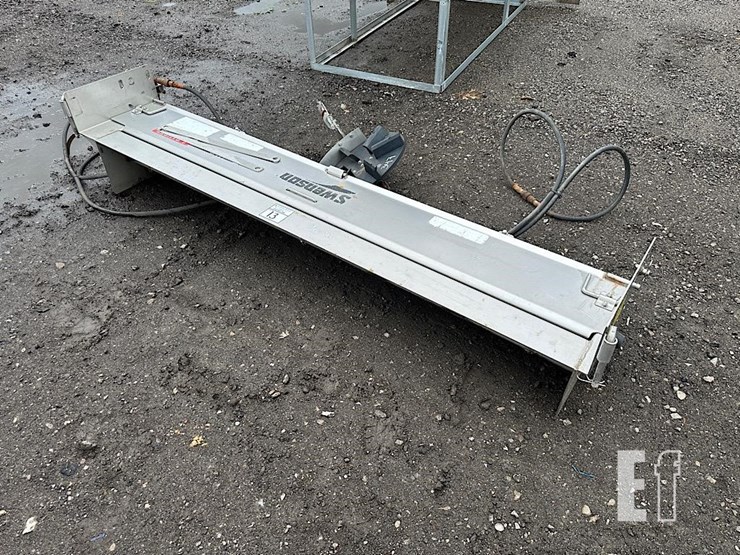 swenson-96"-stainless-tailgate-salt-spreader-13-image-1