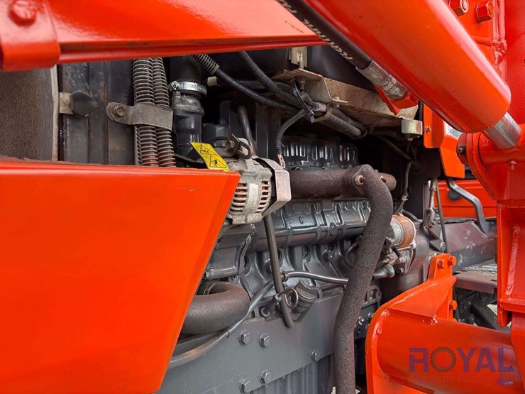 kubota-m4700-51hp-utility-loader-tractor-image-19