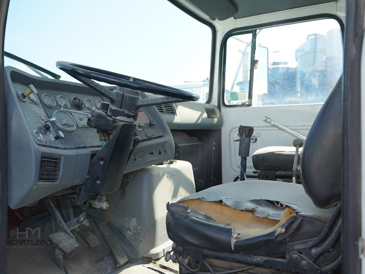 1987-ford-l9000-image-7