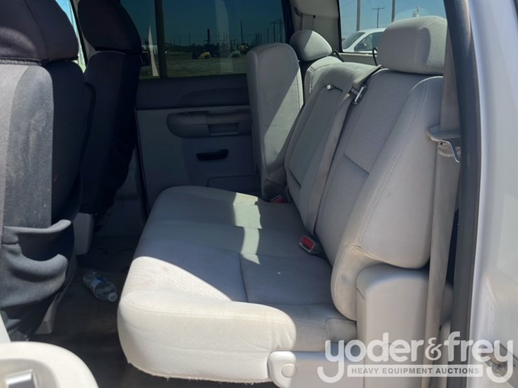 2013-chevrolet-silverado-1500-image-15