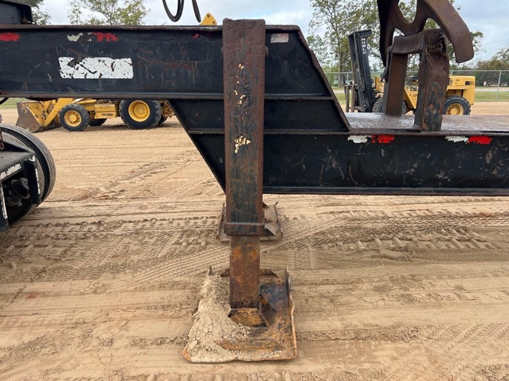 2013-caterpillar-559c-image-9