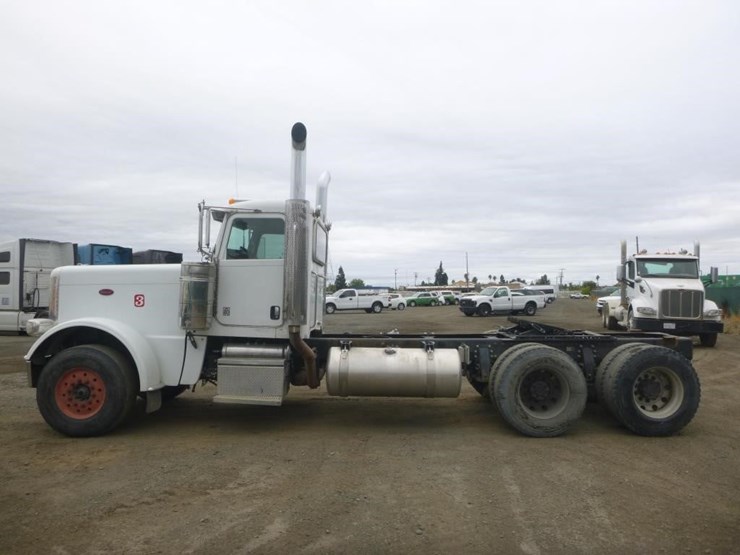 2012-peterbilt-389-image-5