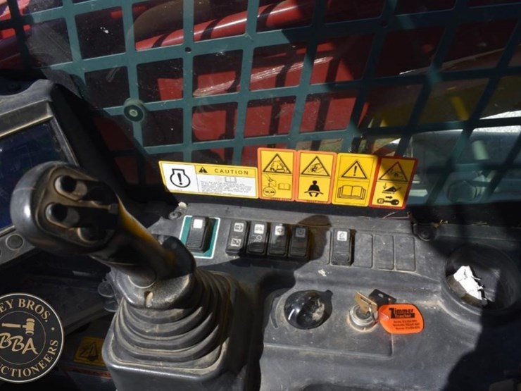 2020-takeuchi-tl12r2-image-57