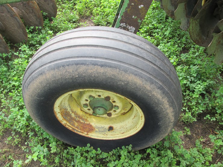 john-deere-15-image-10