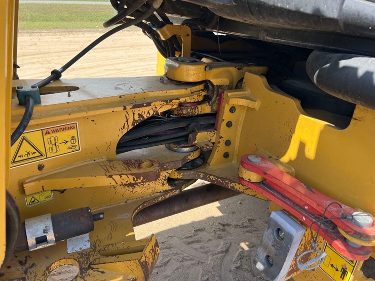 2019-caterpillar-908m-image-13