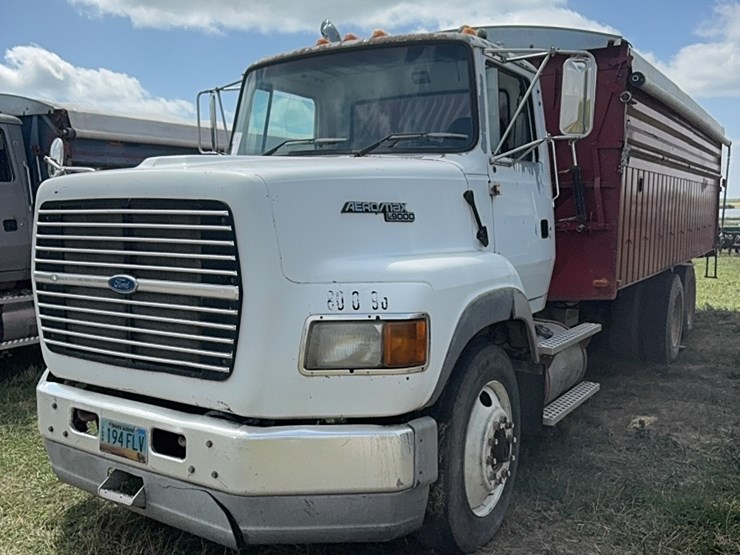1995-ford-l9000-image-2