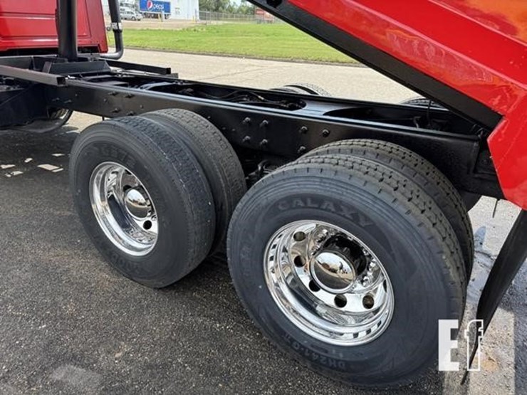 mack-granite-cv713-image-3