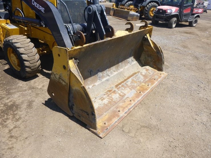 2021-deere-210l-image-18