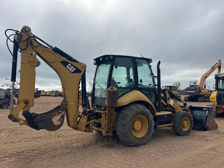 2015-caterpillar-420f-it-image-4