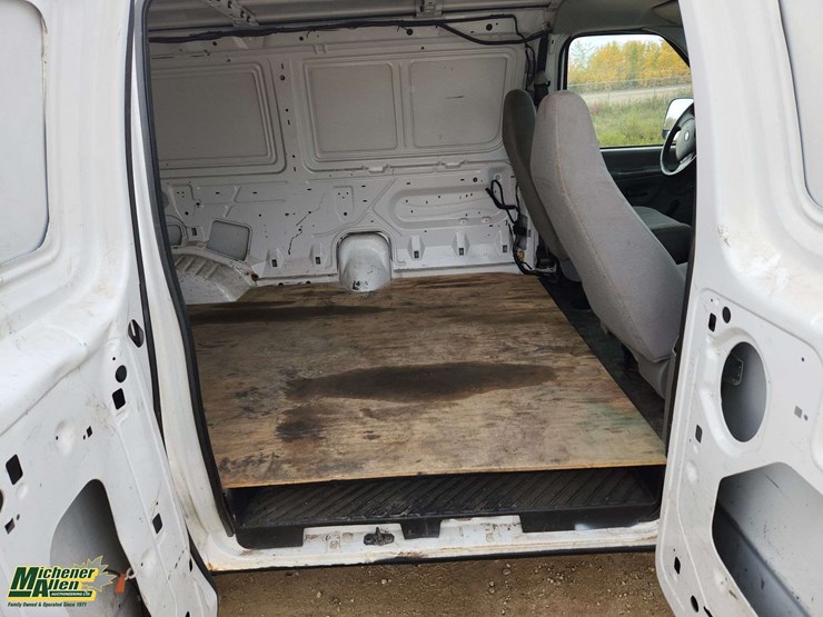 2005-ford-cargo-image-20